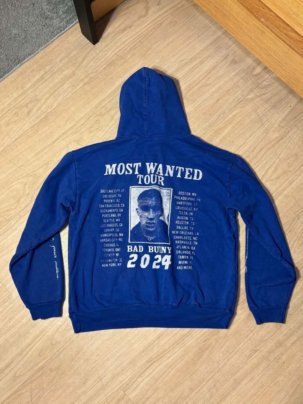 Bad Bunny Most Wanted Tour 2024 Hoodie Size XL Blue